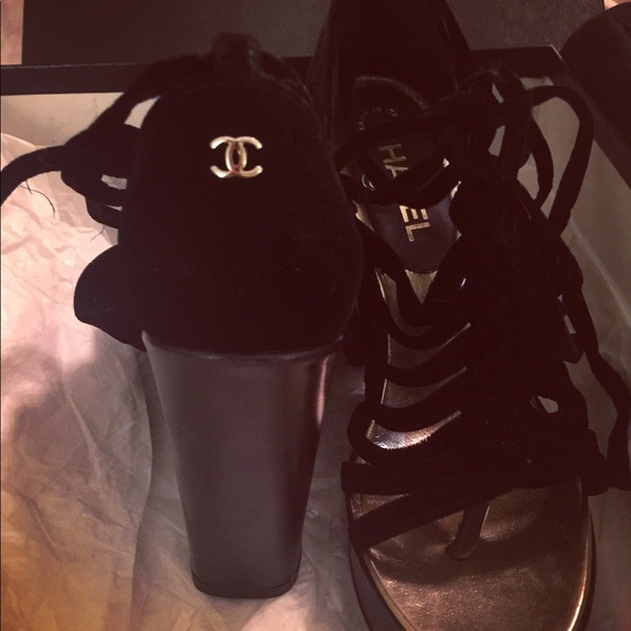 Authentic Chanel Velvet Platforms - Picture 4 of 8